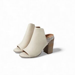 NWOB Dolce Vita Barkar Ivory peep toe mule/bootie faux leather size 11